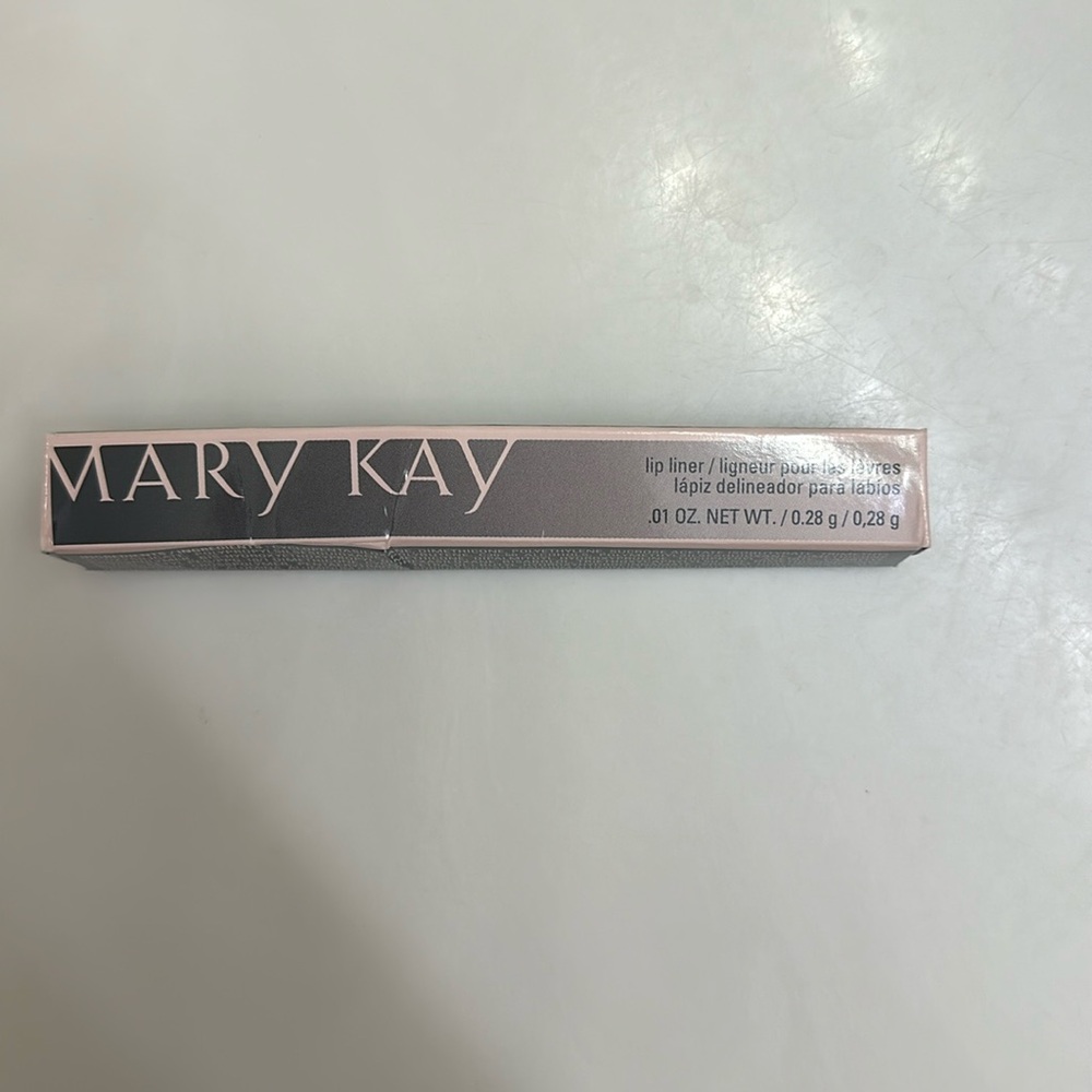Mary Kay lip liner in red